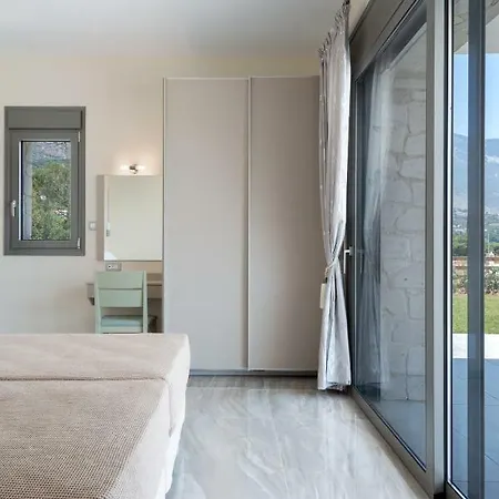 Kefalonia Stone - Petros Kefalonica