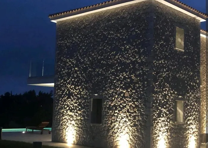 Kefalonia Stone - Petros Kefalonica