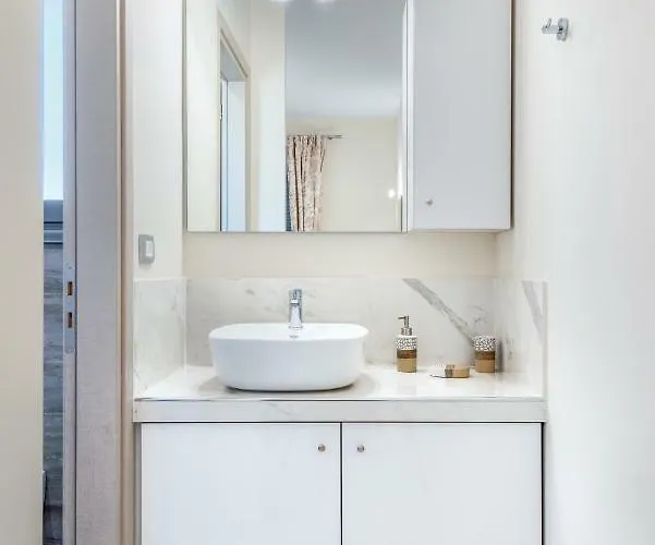 Kefalonia Stone - Petros Kefalonica