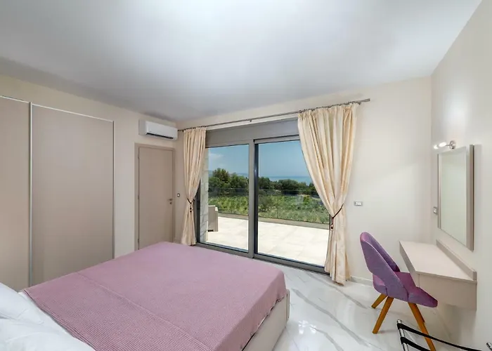 Kefalonia Stone - Petros Kefalonica