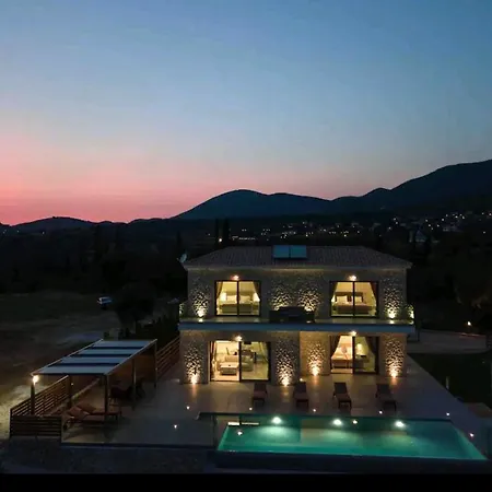 Kefalonia Stone - Petros Kefalonica *