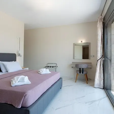 Kefalonia Stone - Petros Kefalonica *