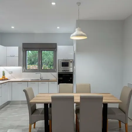 Kefalonia Stone - Petros Kefalonica * Trapezaki (Kefalonia)