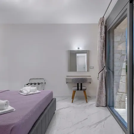 Kefalonia Stone - Petros Kefalonica *