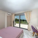 Kefalonia Stone - Petros Kefalonica